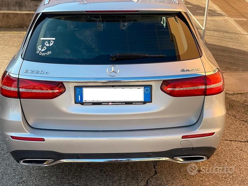 Usata Mercedes E220 Premium Plus 194 CV (142 kW) 2017 Argento Station wagon