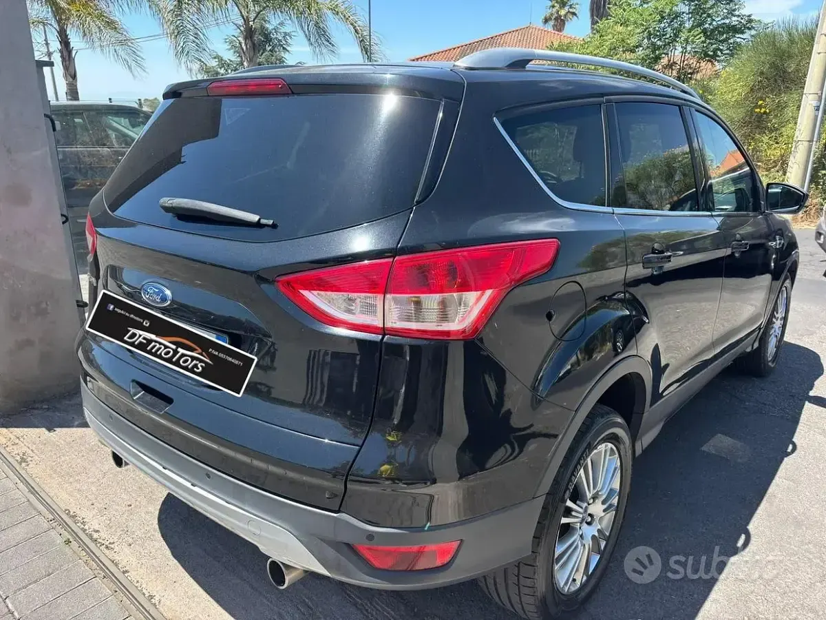Usata Ford Kuga 163 CV (119 kW) 2013 Nero SUV