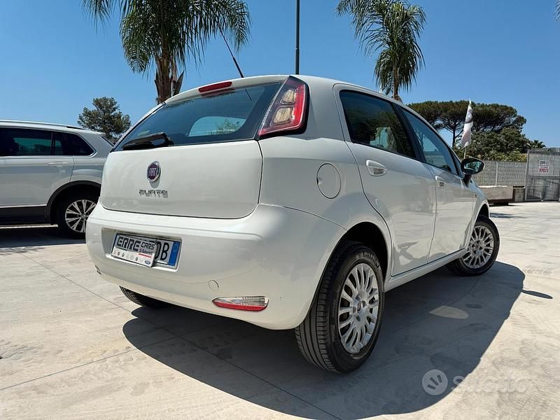 Usata Fiat Punto 77 CV (56 kW) 2013 Bianco Utilitaria