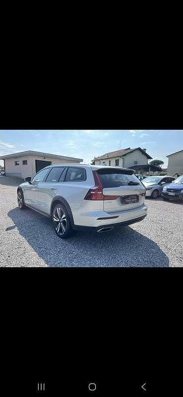Usata Volvo V60 CC Pro 190 CV (139 kW) 2018 Station wagon