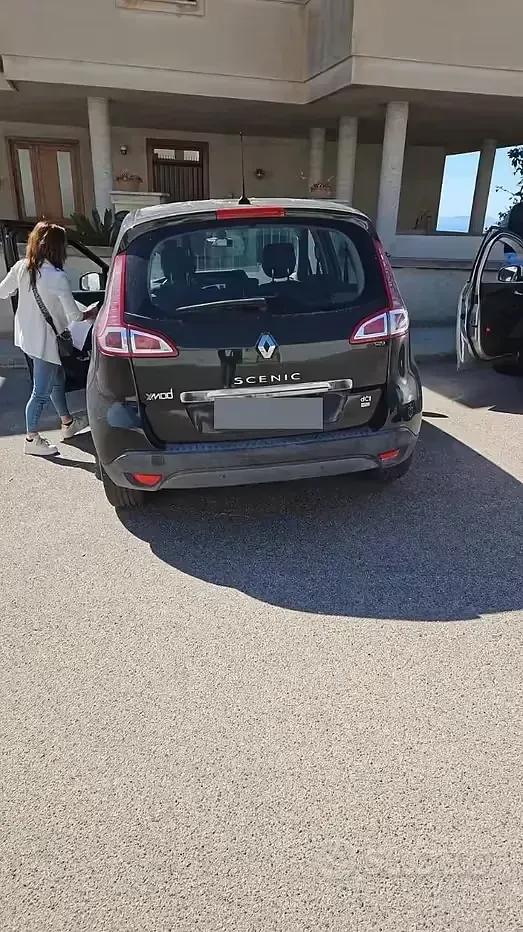 Usata Renault Scenic E-Tech 110 CV (80 kW) 2011 Nero Monovolume