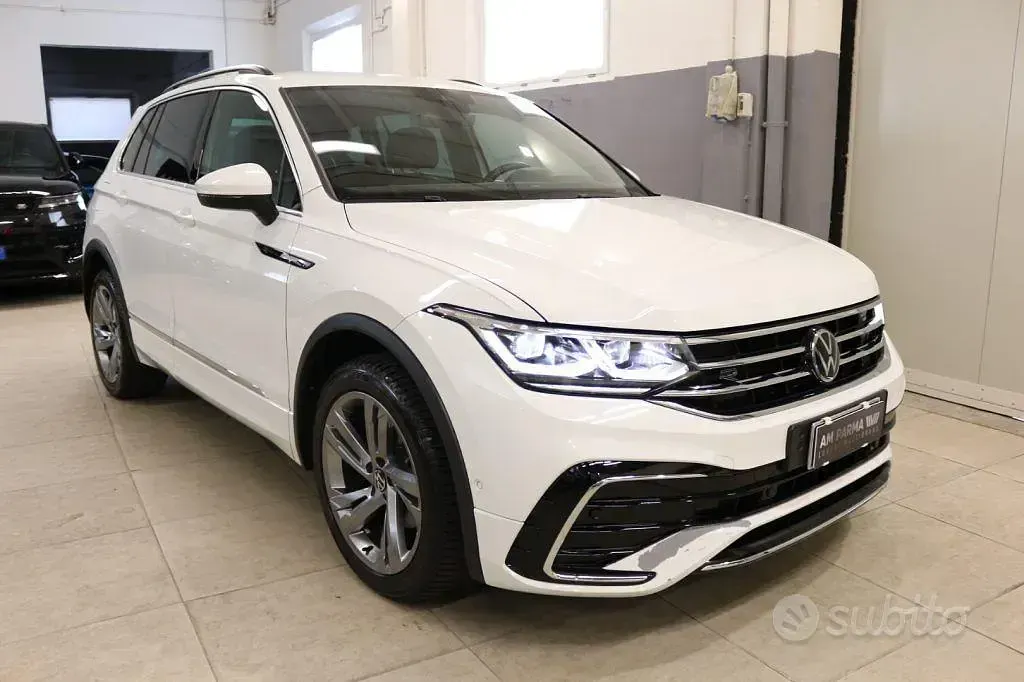 Usata VW Tiguan R-line 150 CV (110 kW) 2022 Bianco SUV