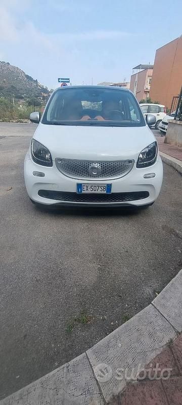 Usata Smart ForFour Passion 71 CV (52 kW) 2014 Bianco Utilitaria