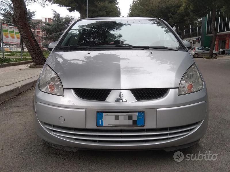 Usata Mitsubishi Colt 95 CV (69 kW) 2005 Grigio Utilitaria