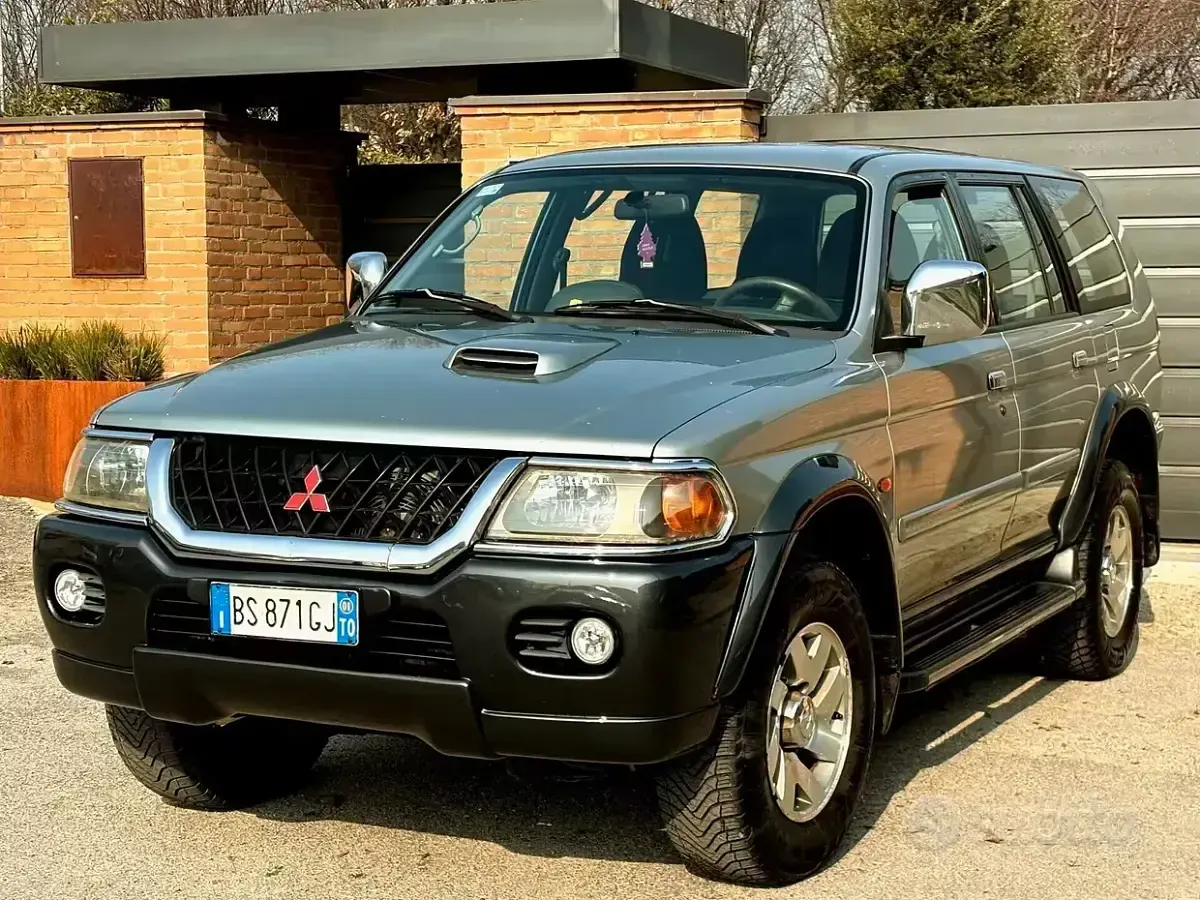 Usata Mitsubishi Pajero Sport 100 CV (73 kW) 2001 Grigio SUV