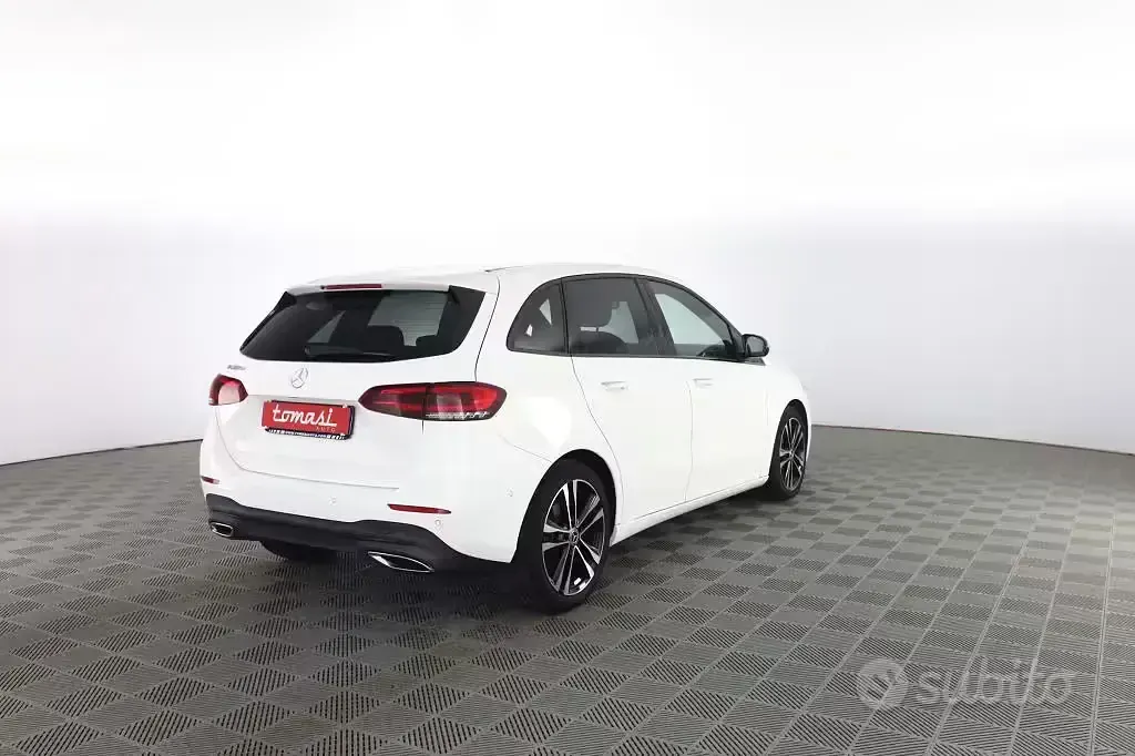 Usata Mercedes B200 150 CV (110 kW) 2020 Bianco Utilitaria