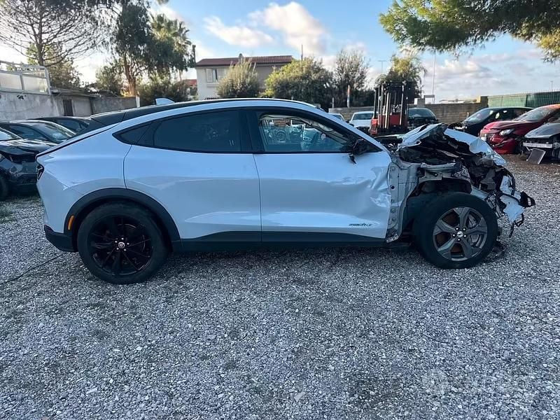 Usata Ford Mustang 269 CV (197 kW) 2021 Grigio Station wagon