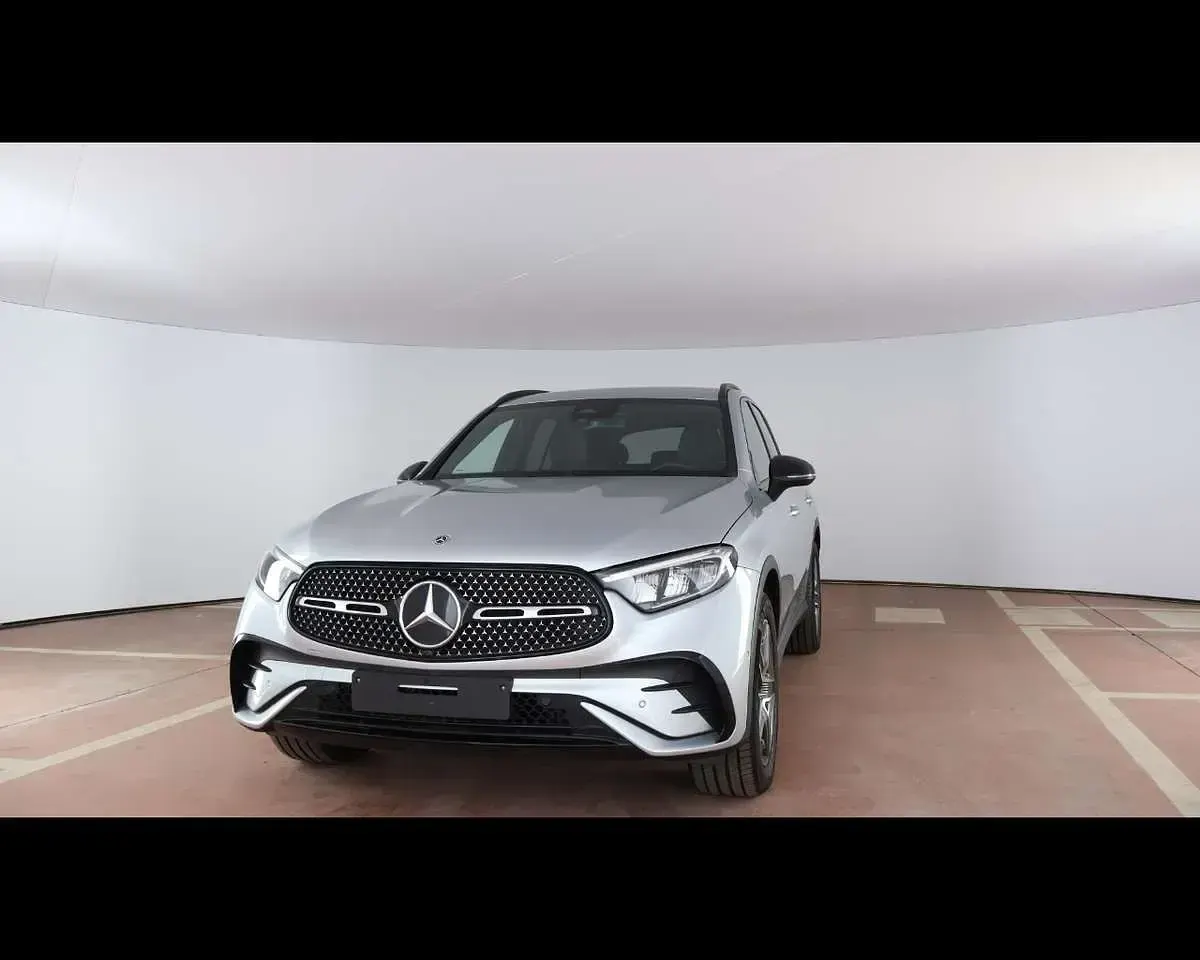 Usata Mercedes GLC220 Advanced 197 CV (144 kW) 2022 Argento / metallizzato SUV