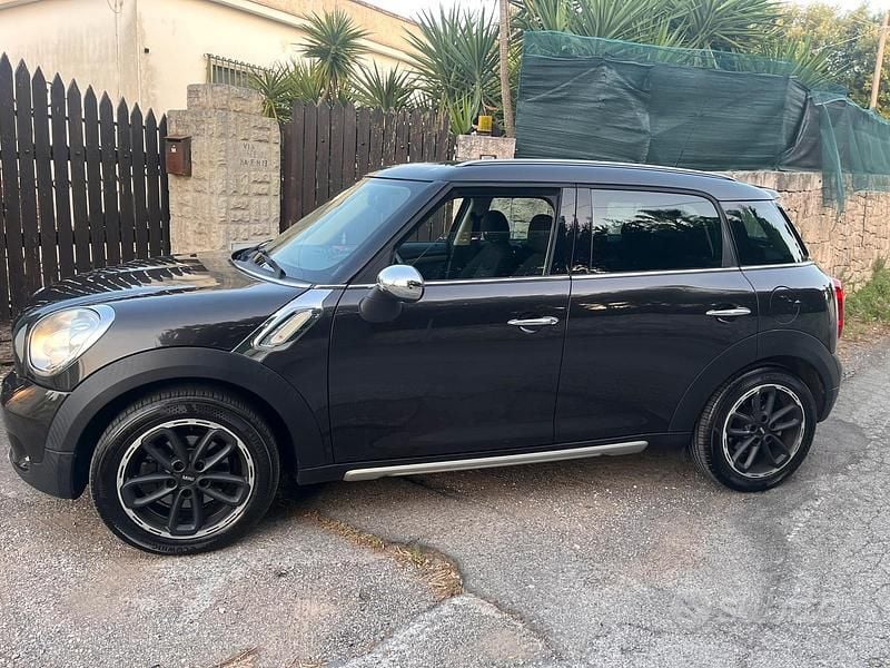 Usata Mini Countryman 111 CV (81 kW) 2014 Marrone SUV