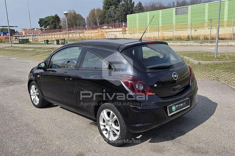 Usata Opel Corsa Club 86 CV (63 kW) 2010 Nero Utilitaria