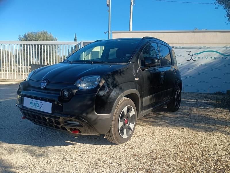 Usata Fiat Panda Cross Cross 71 CV (52 kW) 2024 Nero Utilitaria