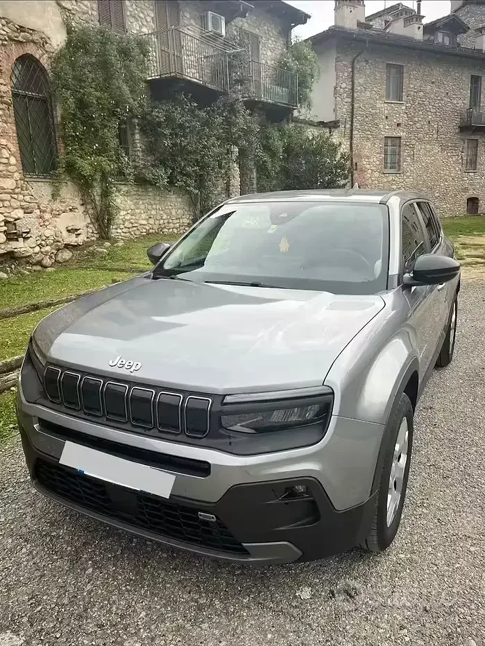 Usata Jeep Avenger 101 CV (74 kW) 2023 Grigio SUV