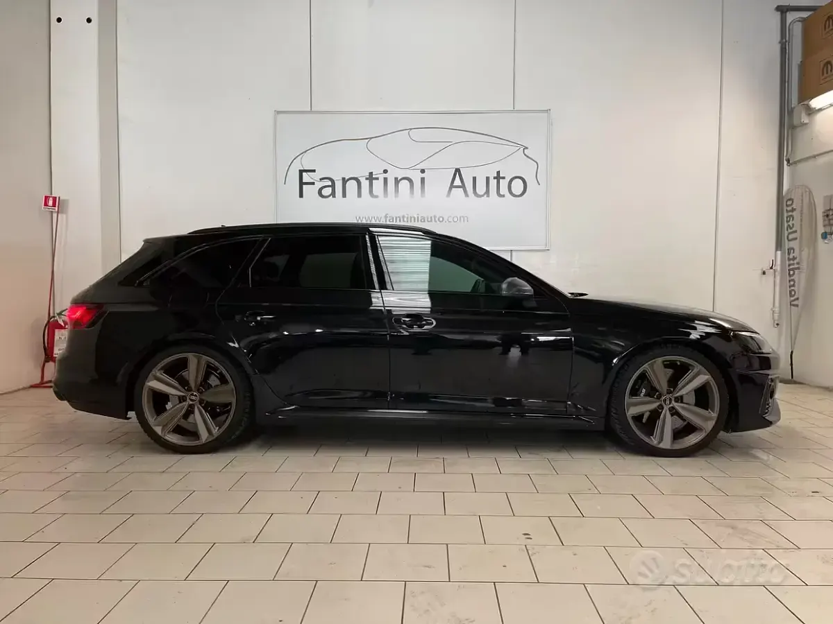 Usata Audi RS4 Comfort 450 CV (330 kW) 2022 Nero Station wagon