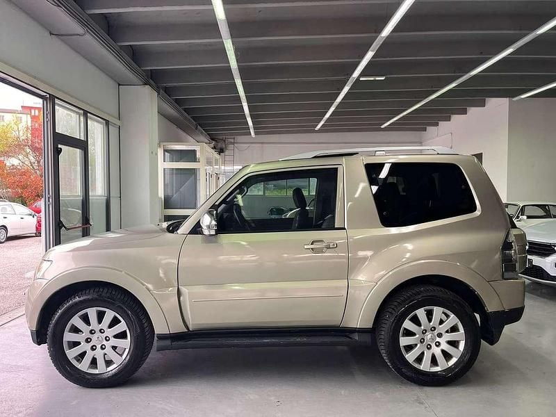 Usata Mitsubishi Pajero Instyle 160 CV (117 kW) 2007 Grigio SUV