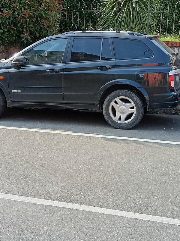 Usata Ssangyong (KGM) Kyron 141 CV (103 kW) 2008 Nero SUV