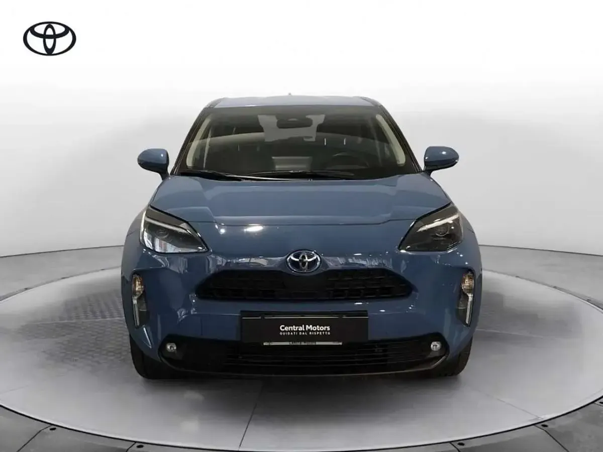 Usata Toyota Yaris Cross Active 116 CV (85 kW) 2022 Azzurro SUV