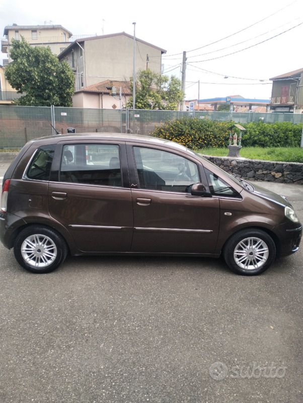 Usata Lancia Musa 95 CV (69 kW) 2010 Monovolume