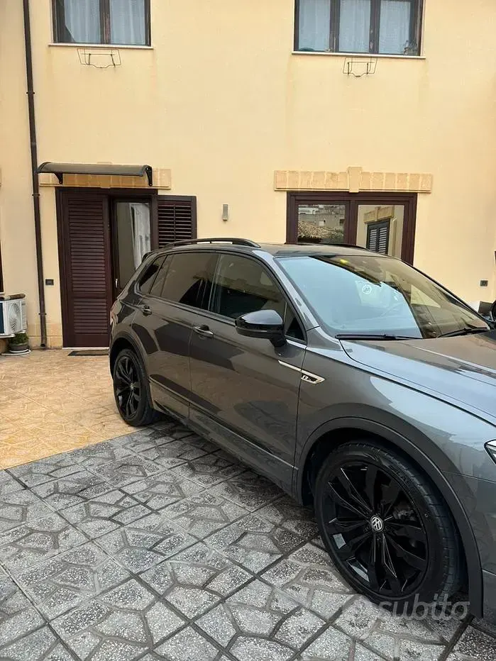 Usata VW Tiguan Sport 150 CV (110 kW) 2019 Grigio SUV