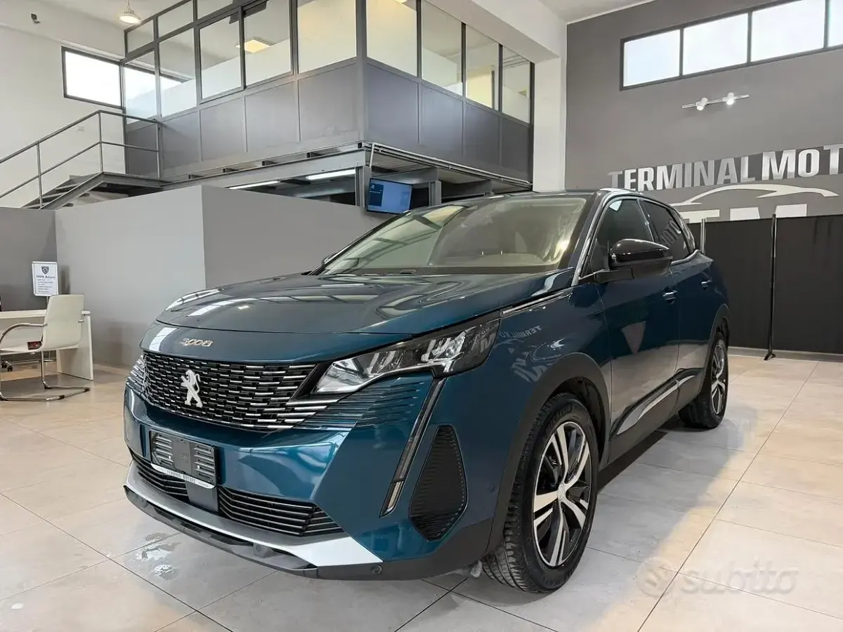 Usata Peugeot 3008 Allure 131 CV (96 kW) 2022 Blu SUV