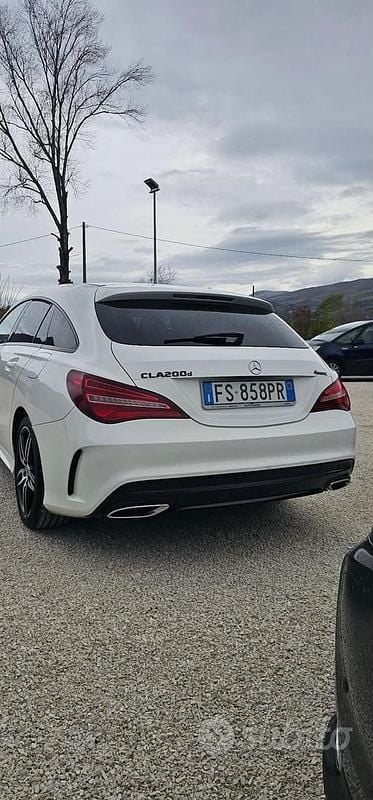 Usata Mercedes CLA200 Shooting Brake AMG 135 CV (99 kW) 2018 Bianco Station wagon