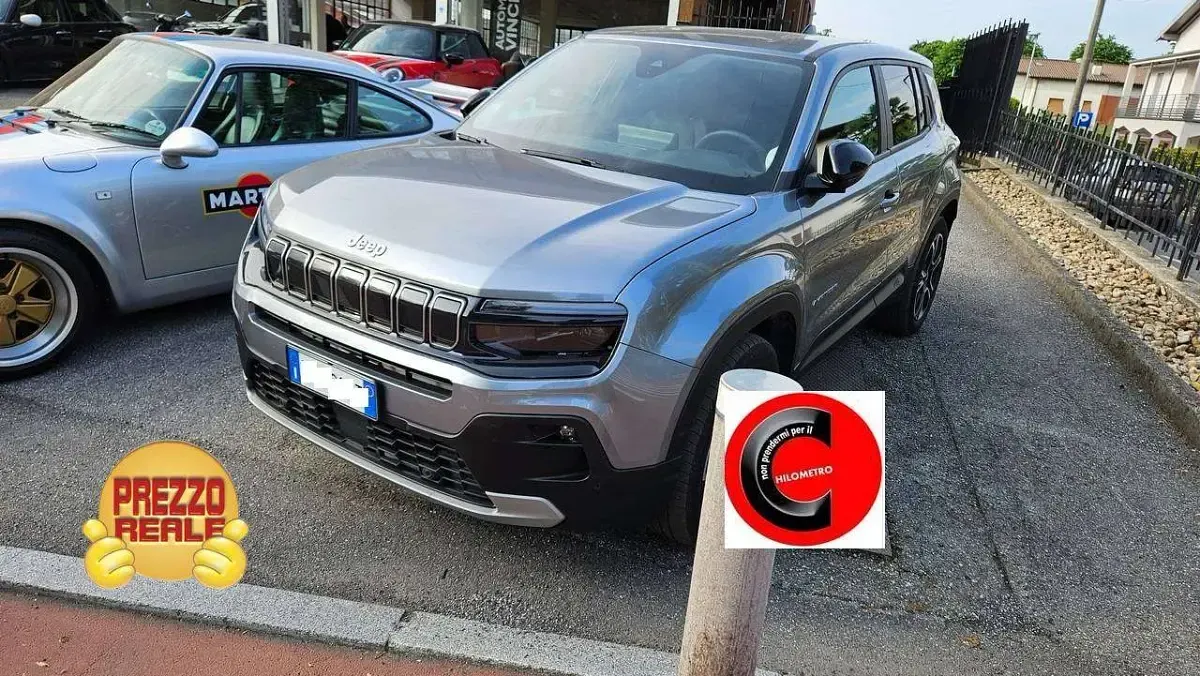 Usata Jeep Avenger Summit 101 CV (74 kW) 2024 Grigio SUV