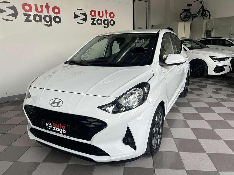 Usata Hyundai i10 67 CV (49 kW) 2023 Atlas white Utilitaria
