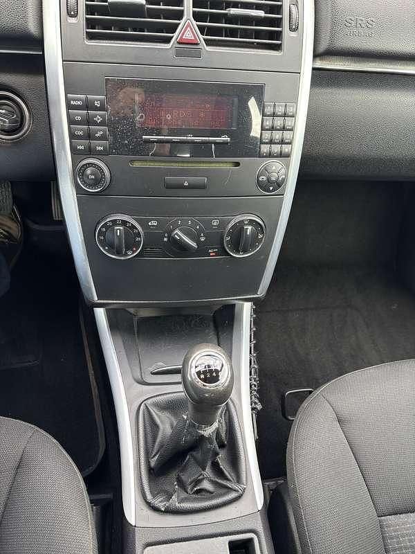 Usata Mercedes B180 109 CV (80 kW) 2006 Argento Monovolume