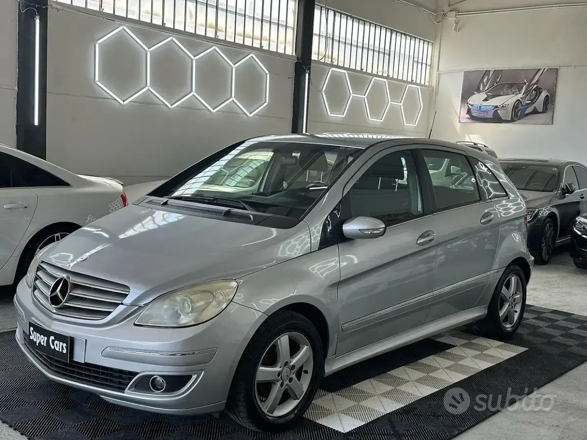 Usata Mercedes B150 95 CV (69 kW) 2007 Grigio Monovolume