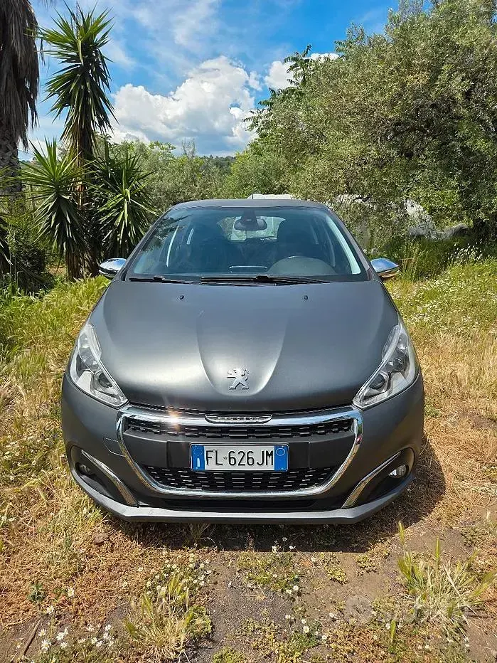 Usata Peugeot 208 Allure 100 CV (73 kW) 2017 Grigio Utilitaria
