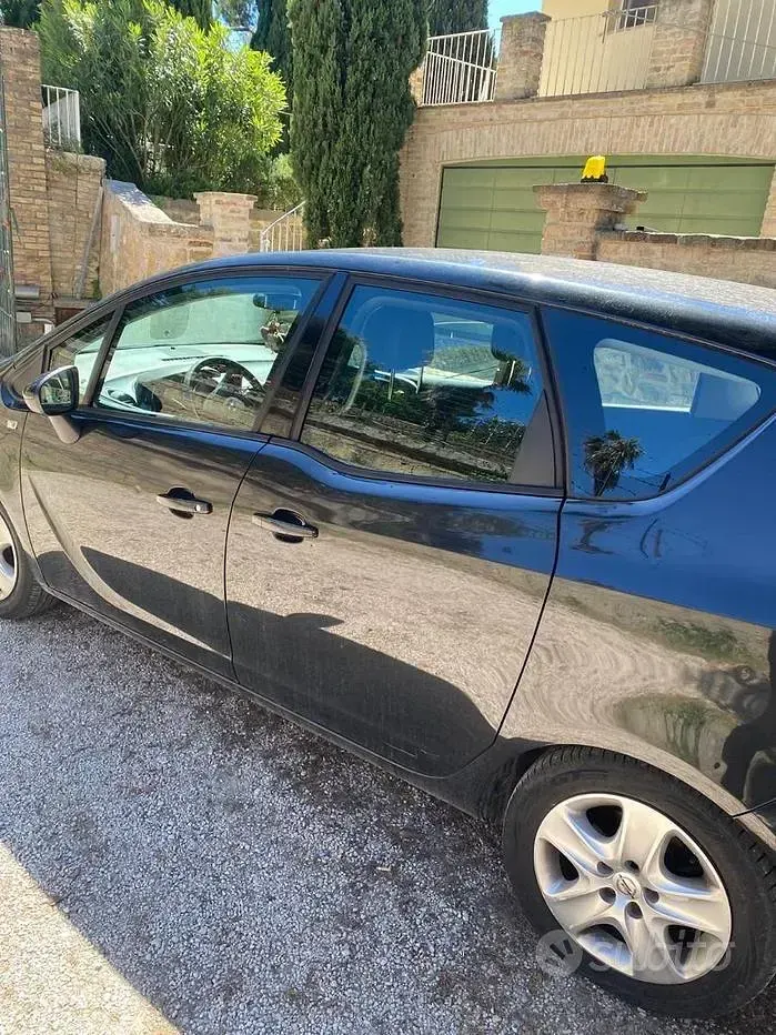Usata Opel Meriva 101 CV (74 kW) 2015 Monovolume