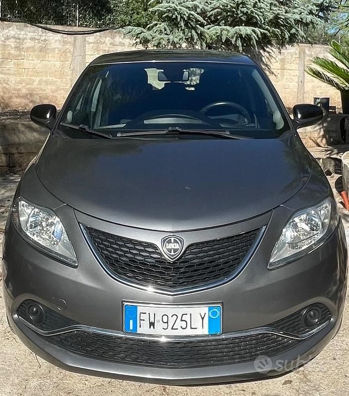 Usata Lancia Ypsilon 2019 Grigio Utilitaria