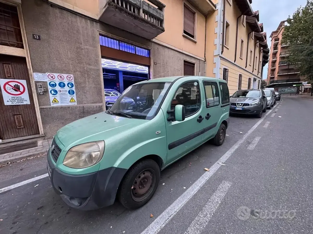 Usata Fiat Doblò Active 103 CV (75 kW) 2006 Verde Monovolume