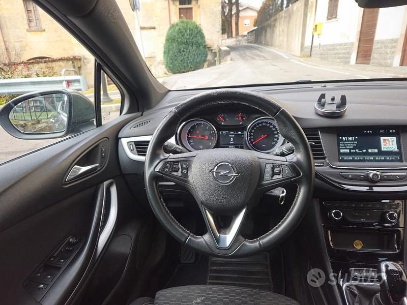 Usata Opel Astra 130 CV (95 kW) 2020 Grigio Berlina