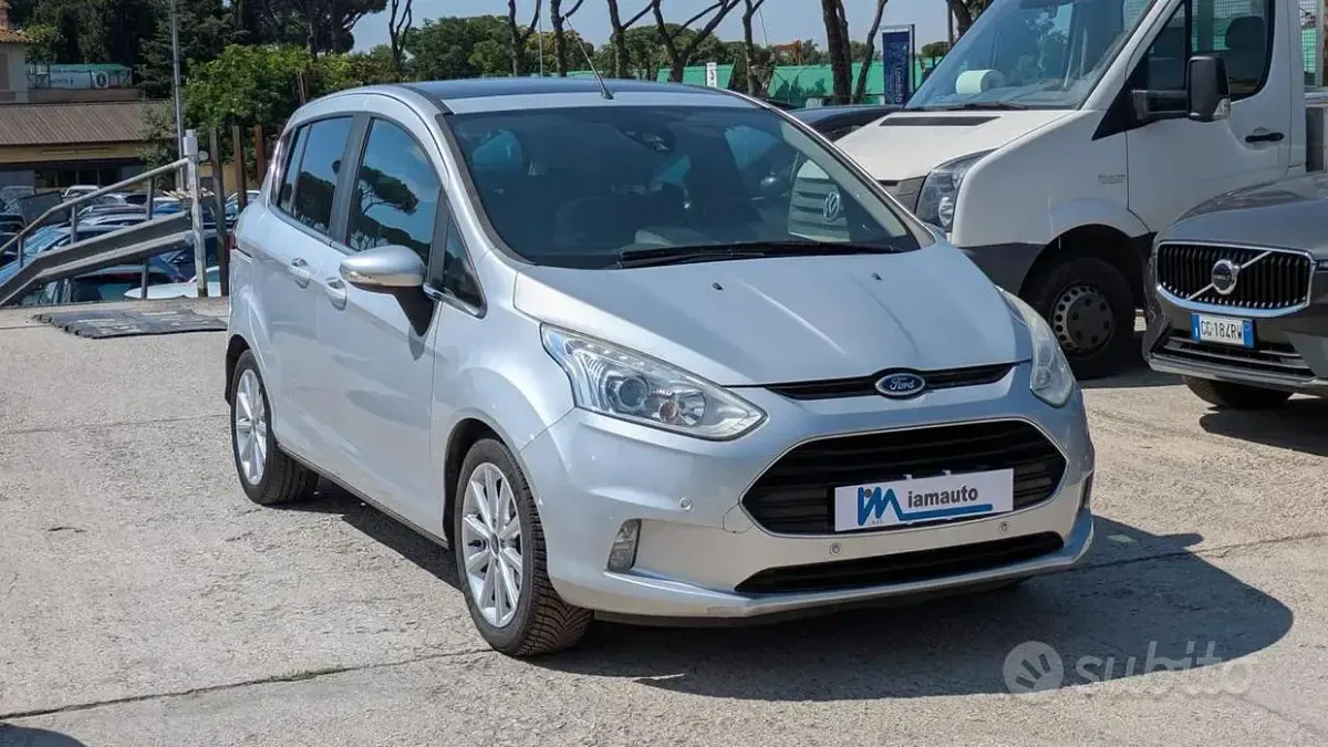 Usata Ford B-MAX 101 CV (74 kW) 2015 Grigio Monovolume