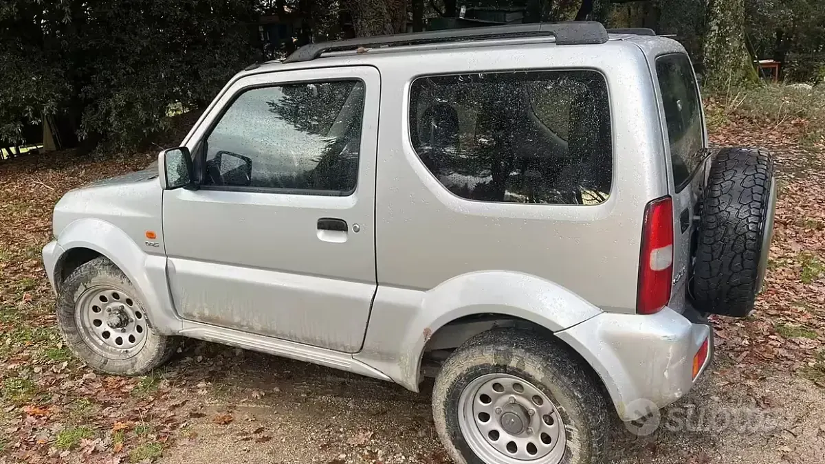 Usata Suzuki Jimny 86 CV (63 kW) 2006 Grigio SUV