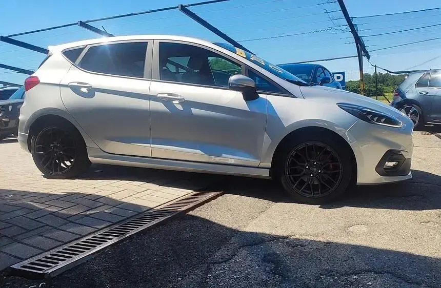 Usata Ford Fiesta ST 205 CV (150 kW) 2020 Argento Utilitaria