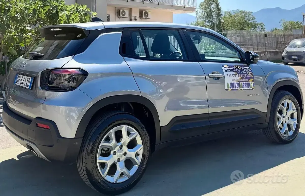 Usata Jeep Avenger Summit 101 CV (74 kW) 2023 Grigio SUV
