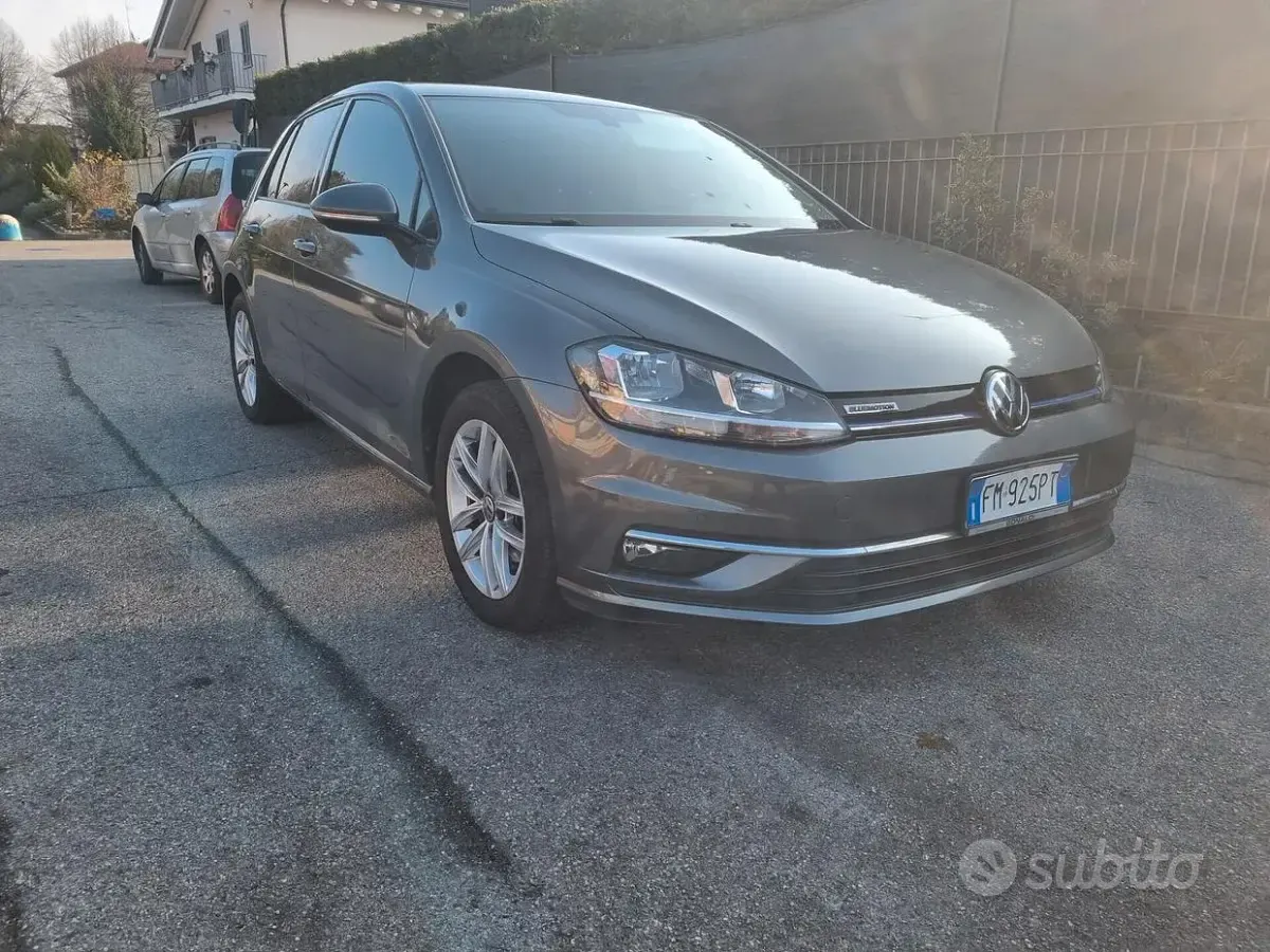 Usata VW Golf VII Highline 110 CV (80 kW) 2018 Grigio Berlina