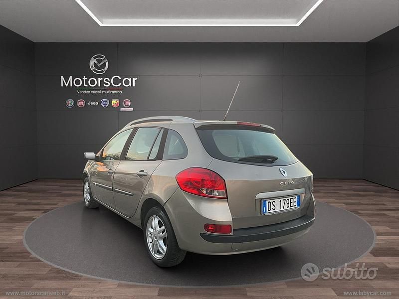 Usata Renault Clio II Dynamique 101 CV (74 kW) 2008 Berlina