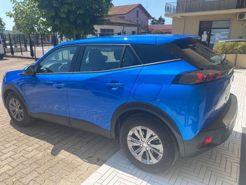 Usata Peugeot e-2008 Active 56 kW (77 CV) 2020 Blu/azzurro SUV