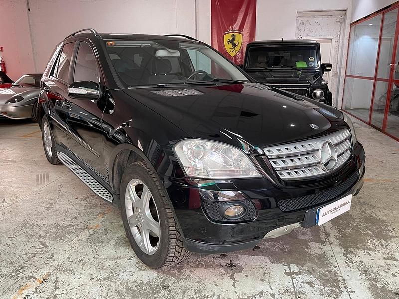 Usata Mercedes ML320 Chrome 224 CV (164 kW) 2007 Nero SUV