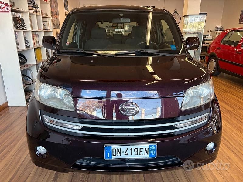Usata Daihatsu Materia HIRO 103 CV (75 kW) 2008 Rosso Monovolume