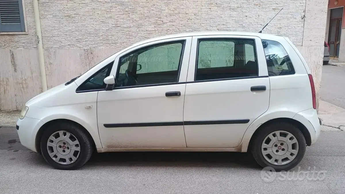 Usata Fiat Idea 69 CV (50 kW) 2008 Bianco Monovolume