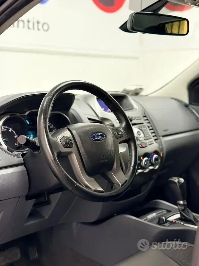 Usata Ford Ranger Limited 150 CV (110 kW) 2014 Nero Pick-up