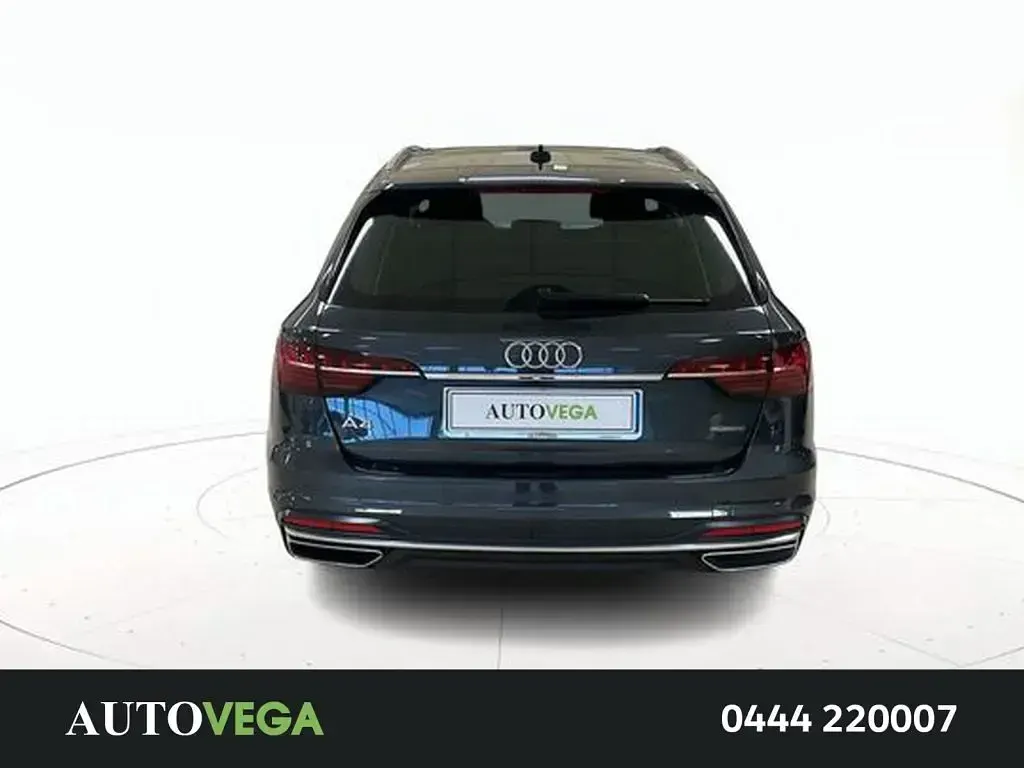 Usata Audi A4 Advanced 204 CV (150 kW) 2022 Grigio / pastello Station wagon