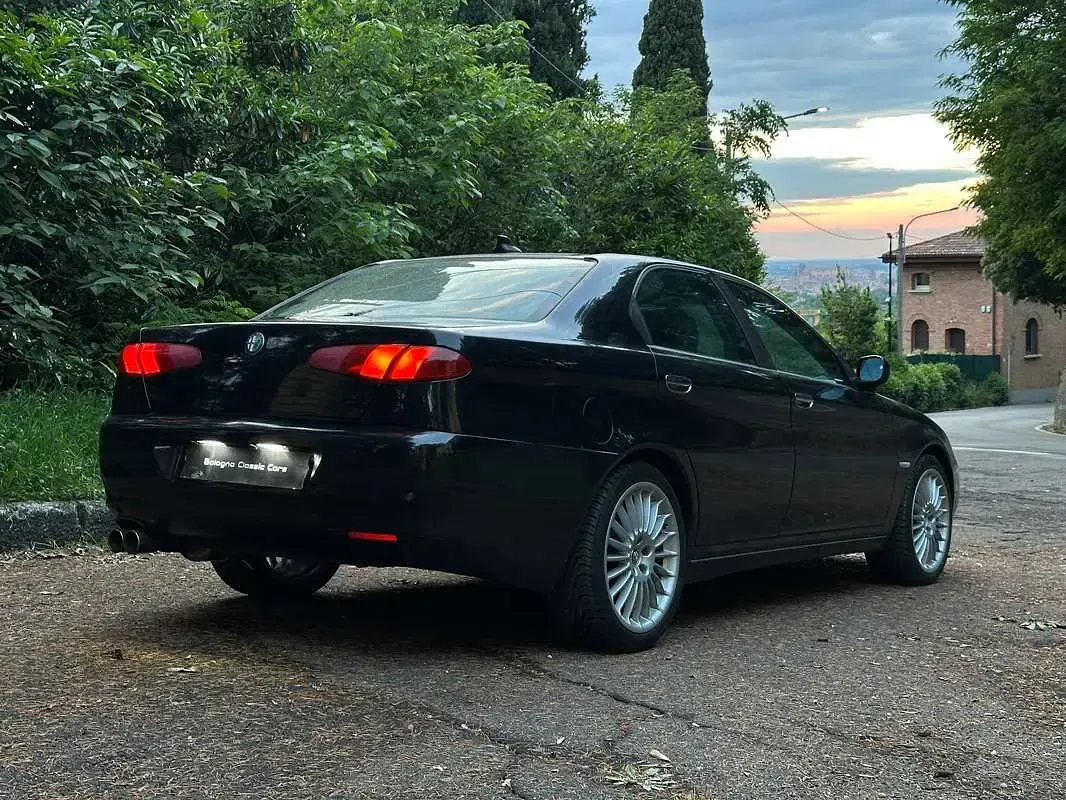 Usata Alfa Romeo 166 Distinctive 239 CV (175 kW) 2004 Nero Berlina