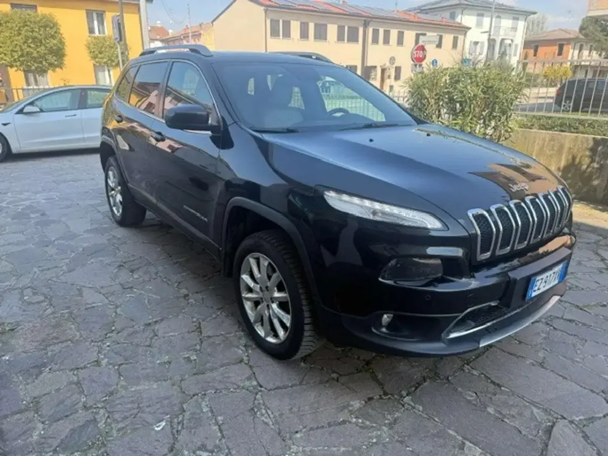 Usata Jeep Cherokee Limited 200 CV (147 kW) 2015 Nero SUV