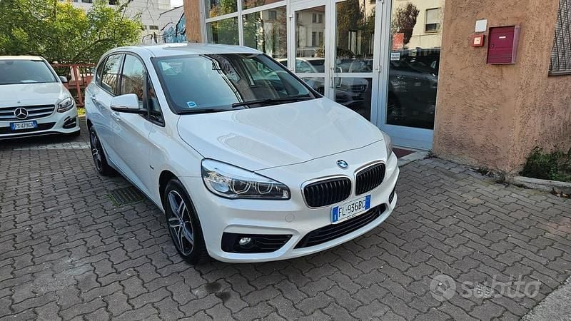 Usata BMW 218 Active Tourer Sport Line 150 CV (110 kW) 2017 Bianco Monovolume