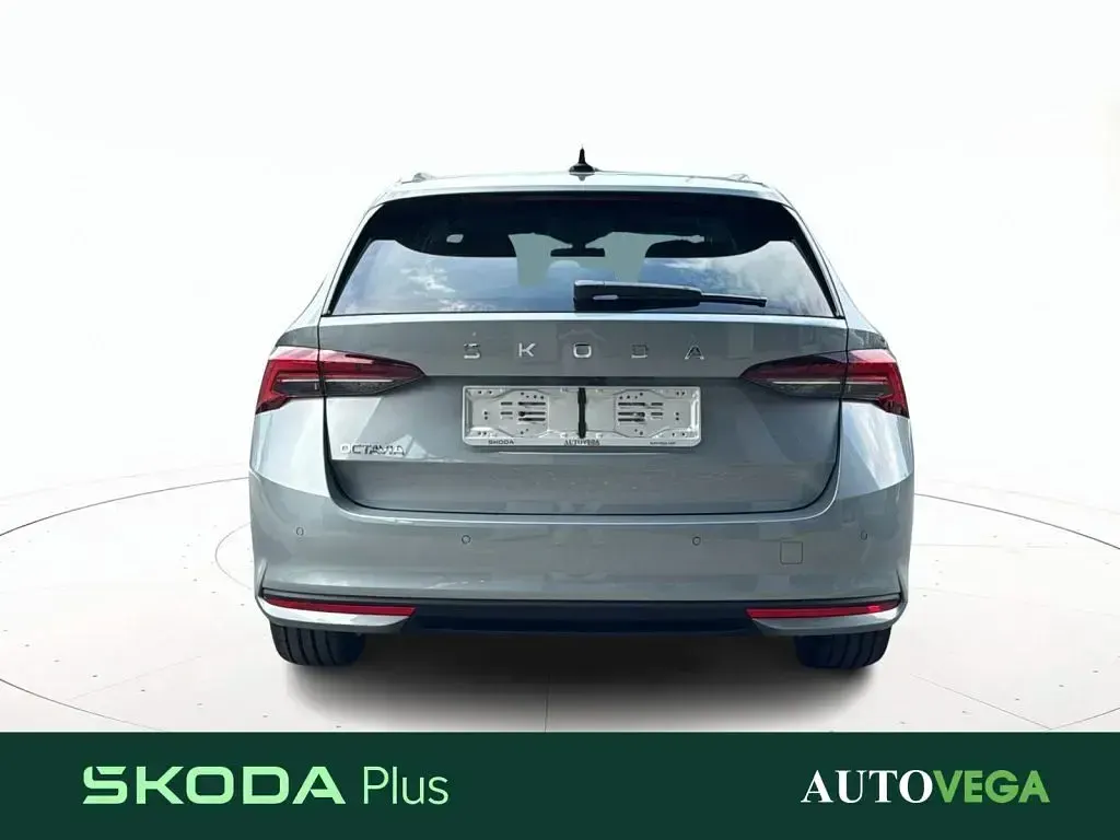 Nuova Skoda Octavia Style 150 CV (110 kW) 2026 Grigio / pastello Station wagon
