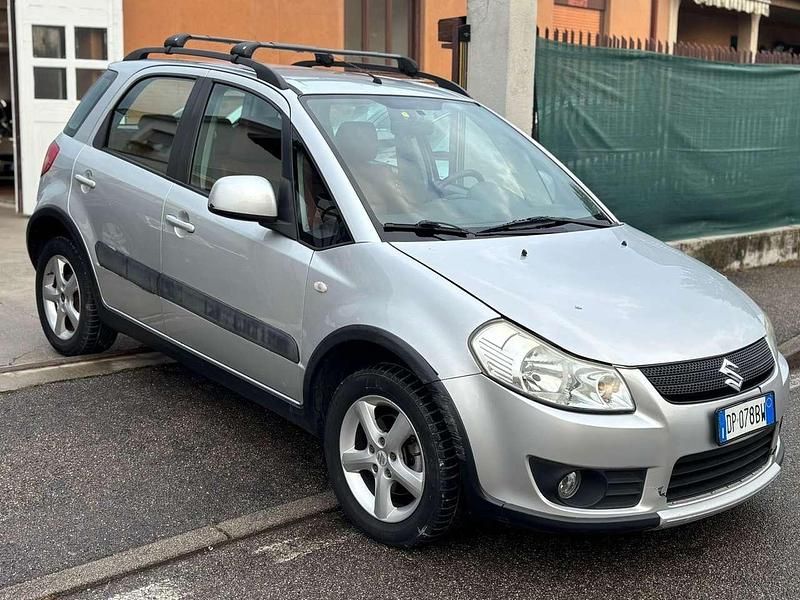 Argento Usata 2008 Suzuki SX4 SUV | 3900 € (Buon prezzo) - Immagine 1/4
